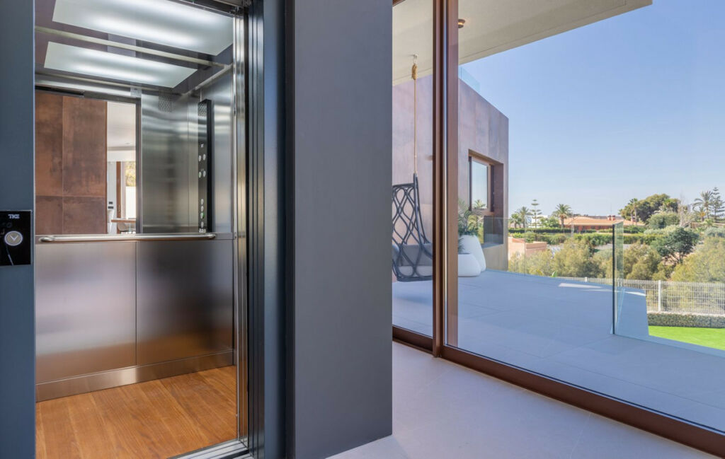 Detached Villa La Nucia Alicante - image 17