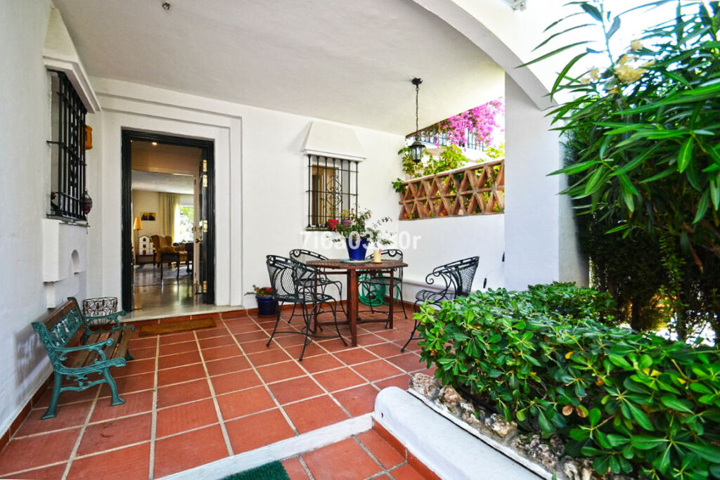 Townhouse Guadalmina Alta Málaga - image 17