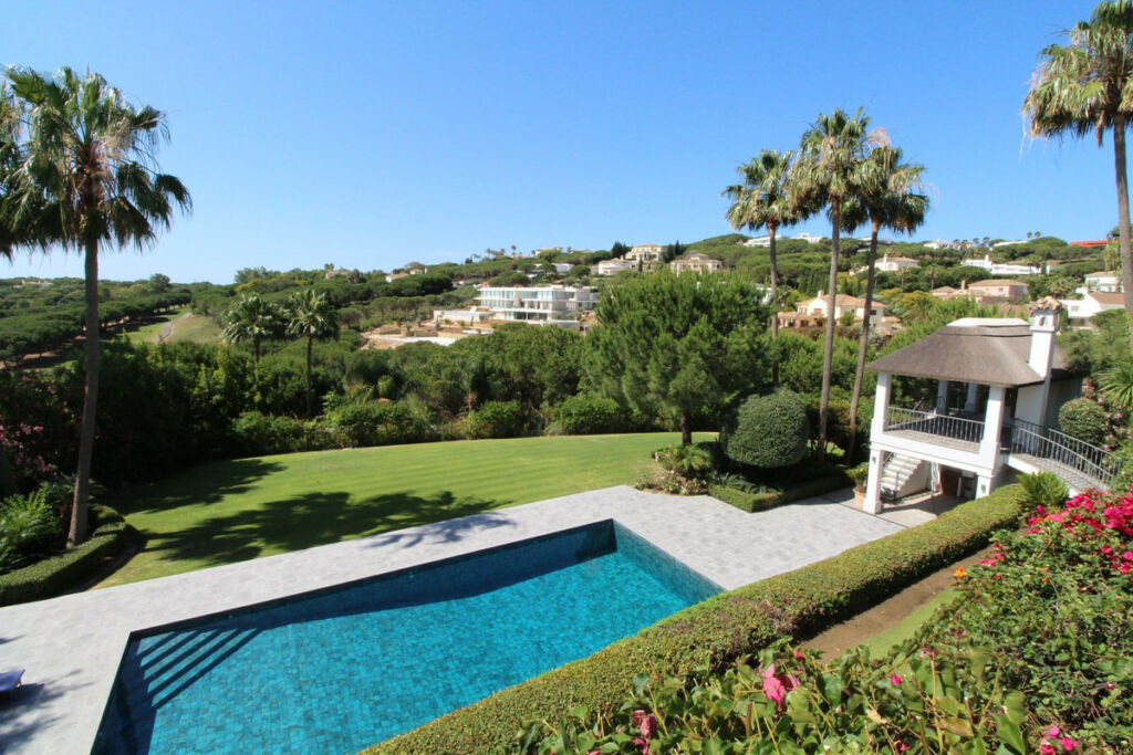 Detached Villa Sotogrande Alto Cádiz - image 17