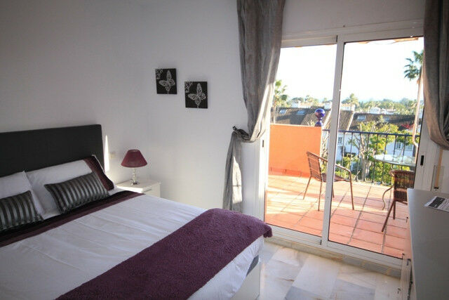 Townhouse Atalaya Málaga - image 9
