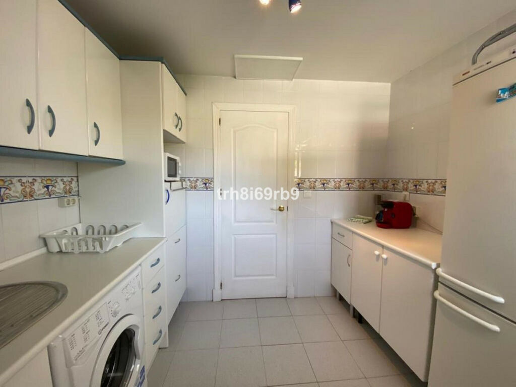 Top Floor Apartment El Paraiso Málaga - image 18