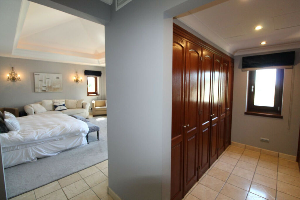 Detached Villa Sotogrande Alto Cádiz - image 19