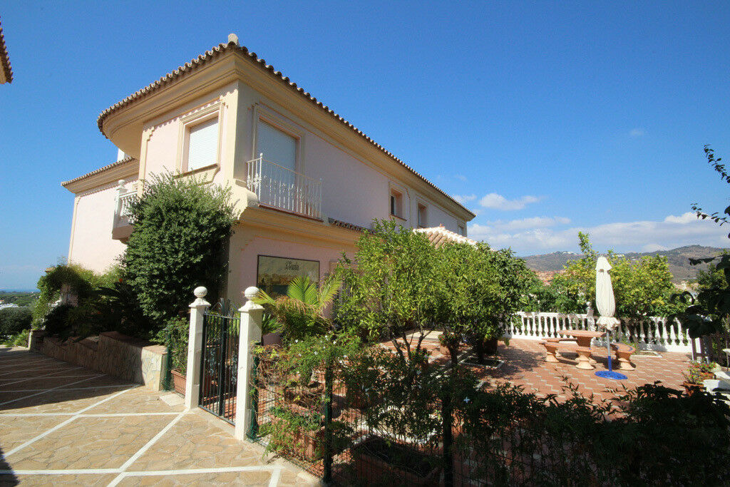 Detached Villa Artola Málaga - image 19