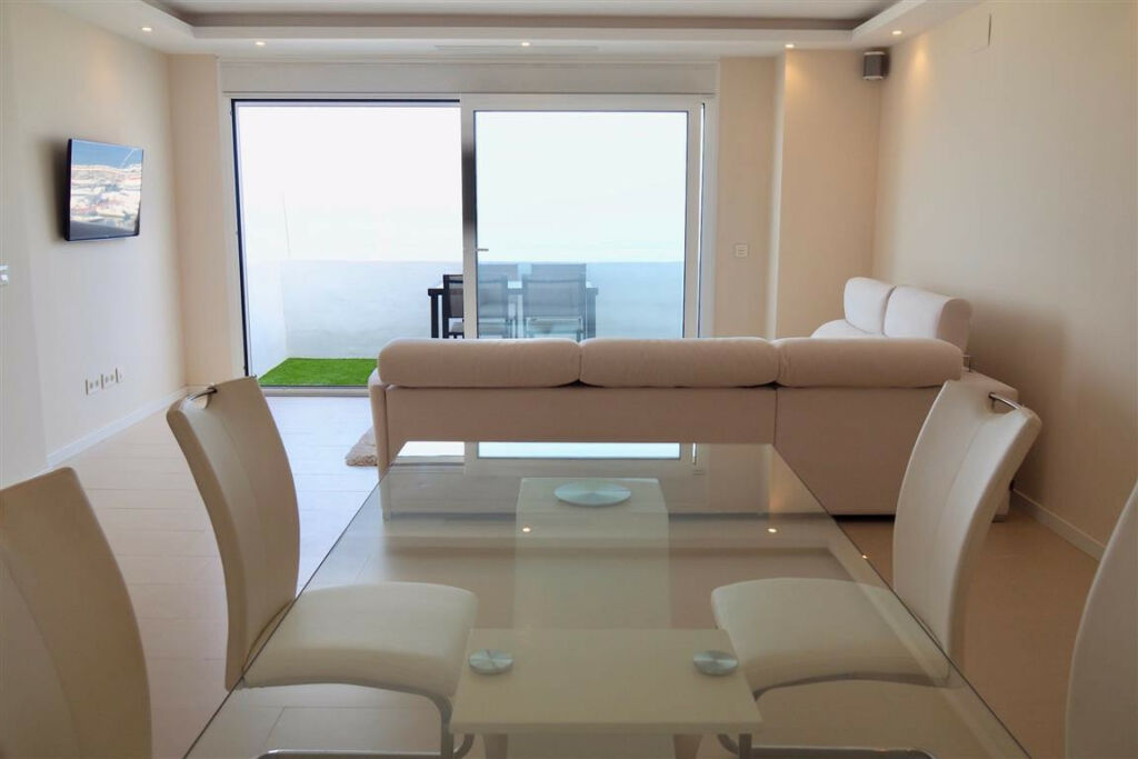 Middle Floor Apartment Puerto Banús Málaga - image 2