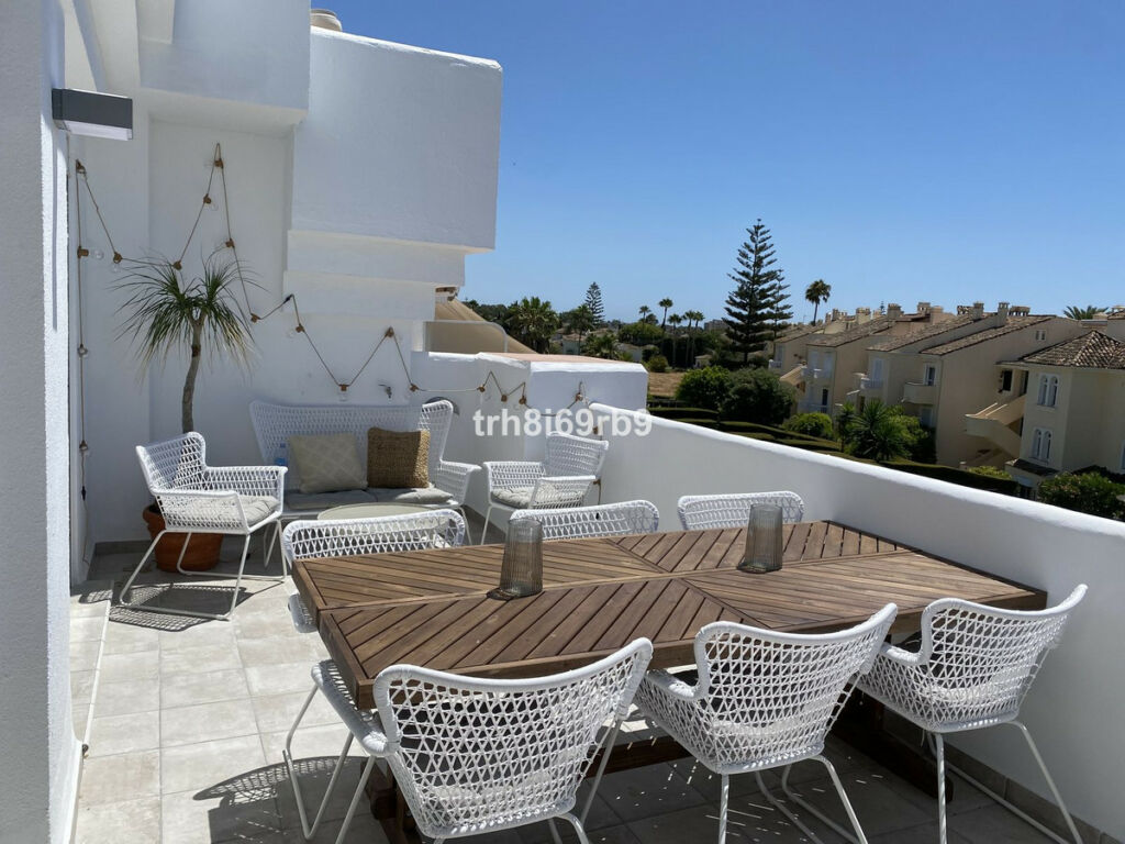 Penthouse El Paraiso Málaga - image 2