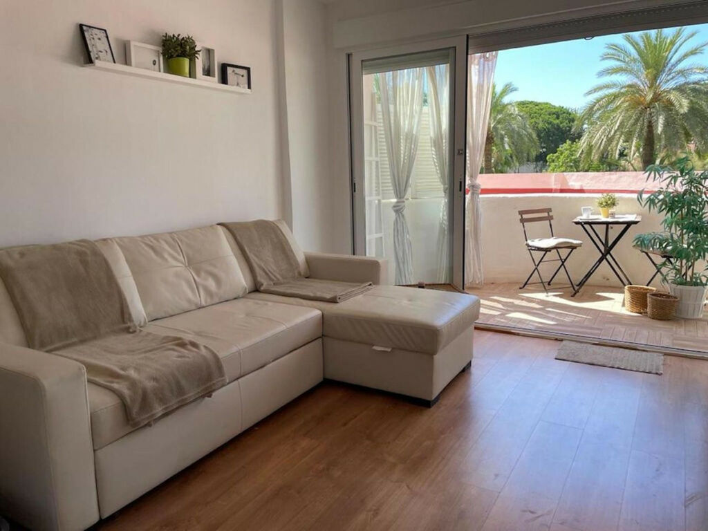 Top Floor Apartment Marbesa Málaga - image 2