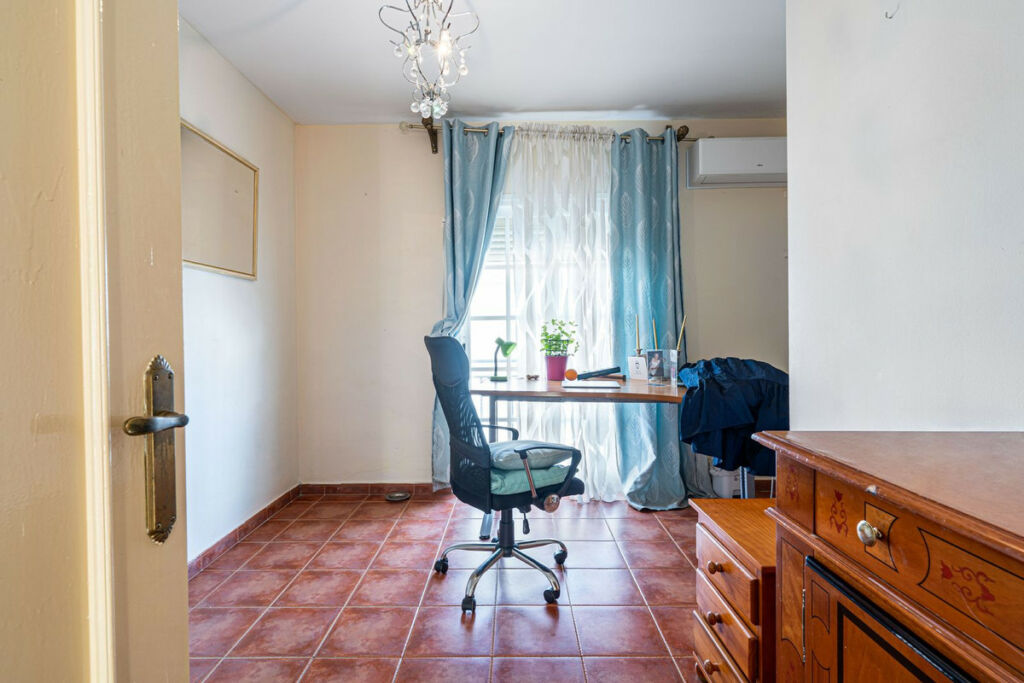 Townhouse Guadiaro Cádiz - image 20