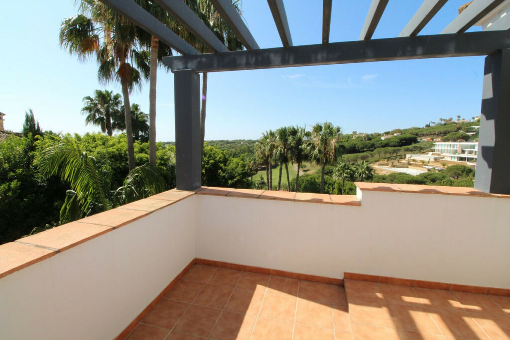 Detached Villa Sotogrande Alto Cádiz - image 24