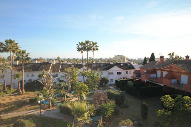Townhouse Atalaya Málaga - image 24
