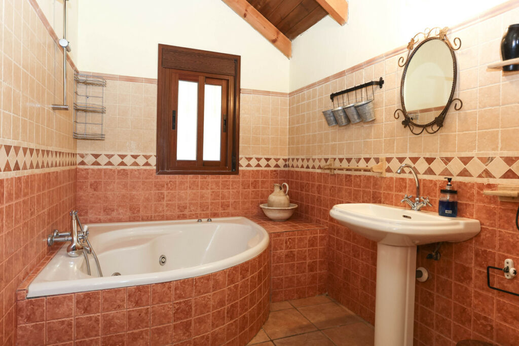 Detached Villa Guaro Málaga - image 28