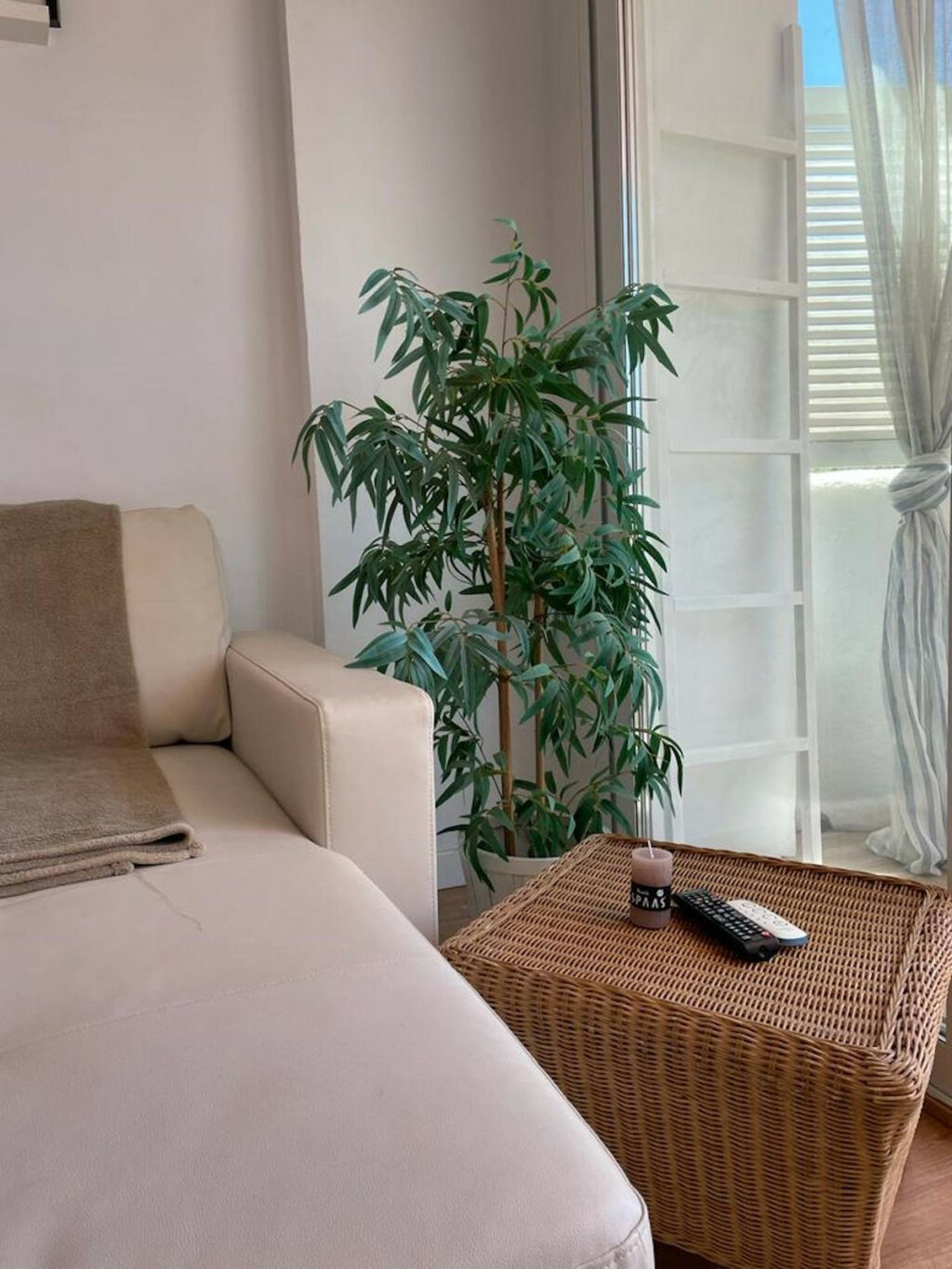 Top Floor Apartment Marbesa Málaga - image 3