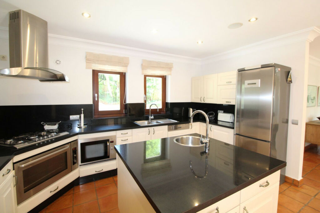 Detached Villa Sotogrande Alto Cádiz - image 30