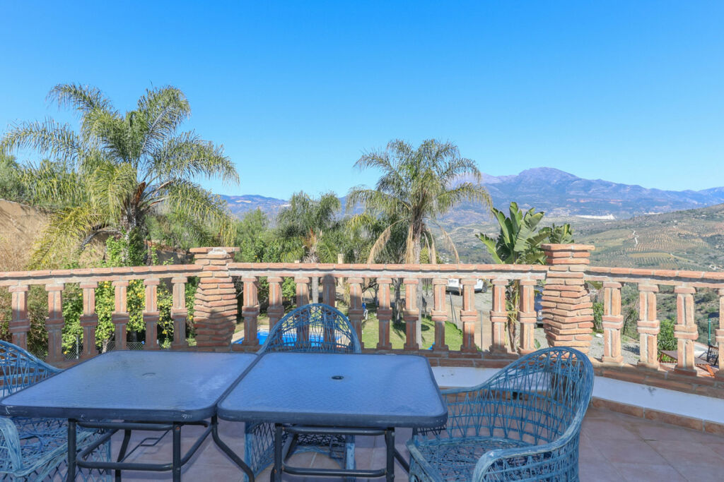 Detached Villa Guaro Málaga - image 32