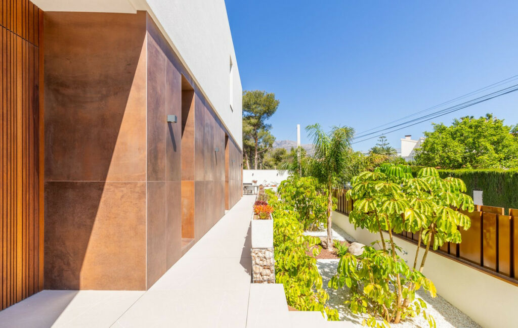 Detached Villa La Nucia Alicante - image 32