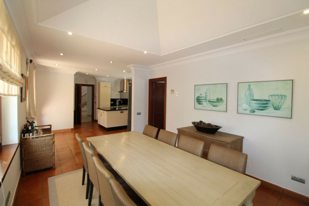 Detached Villa Sotogrande Alto Cádiz - image 32