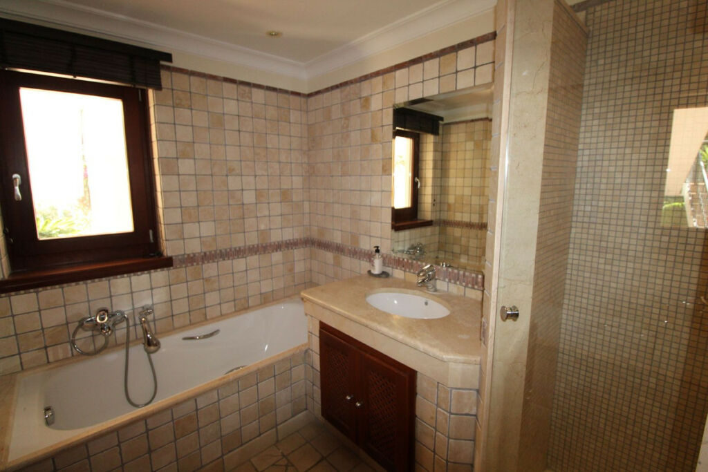 Detached Villa Sotogrande Alto Cádiz - image 39