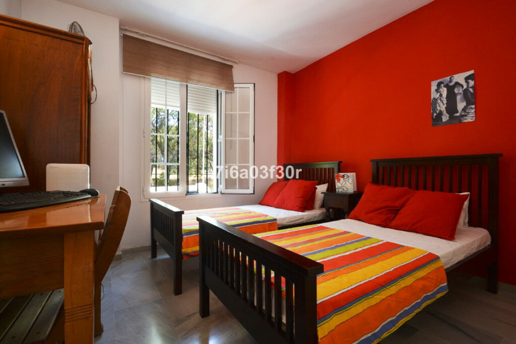 Townhouse Guadalmina Alta Málaga - image 4