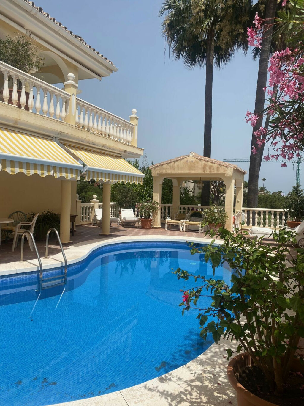 Detached Villa Elviria Málaga - image 4