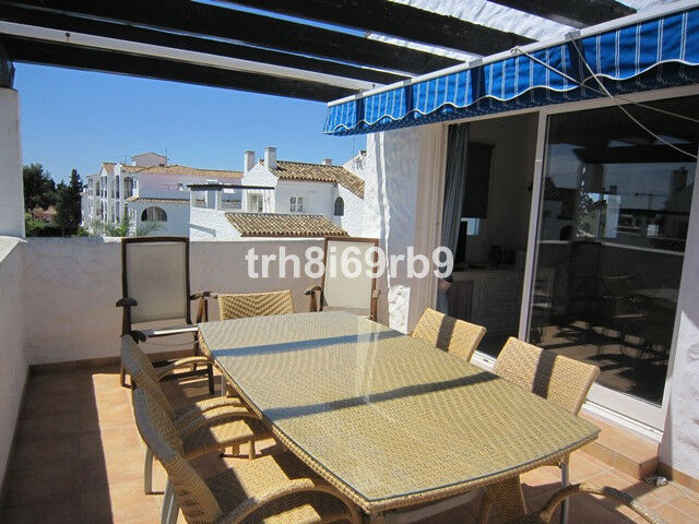 Top Floor Apartment Benavista Málaga - image 4