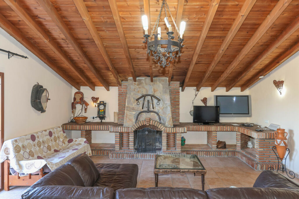 Detached Villa Guaro Málaga - image 5