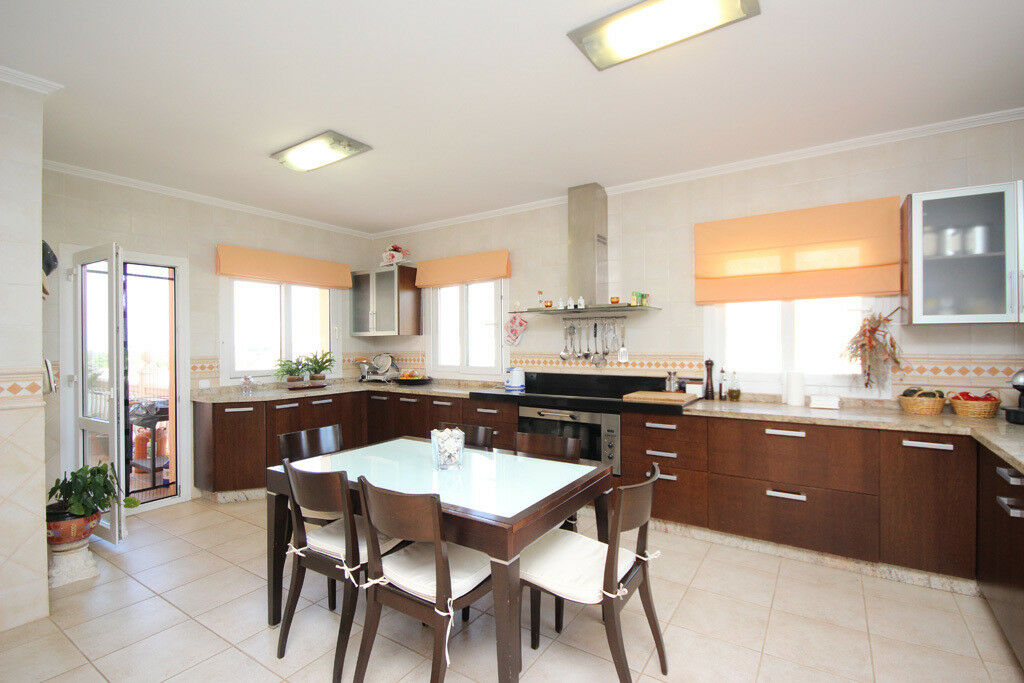 Detached Villa Artola Málaga - image 4