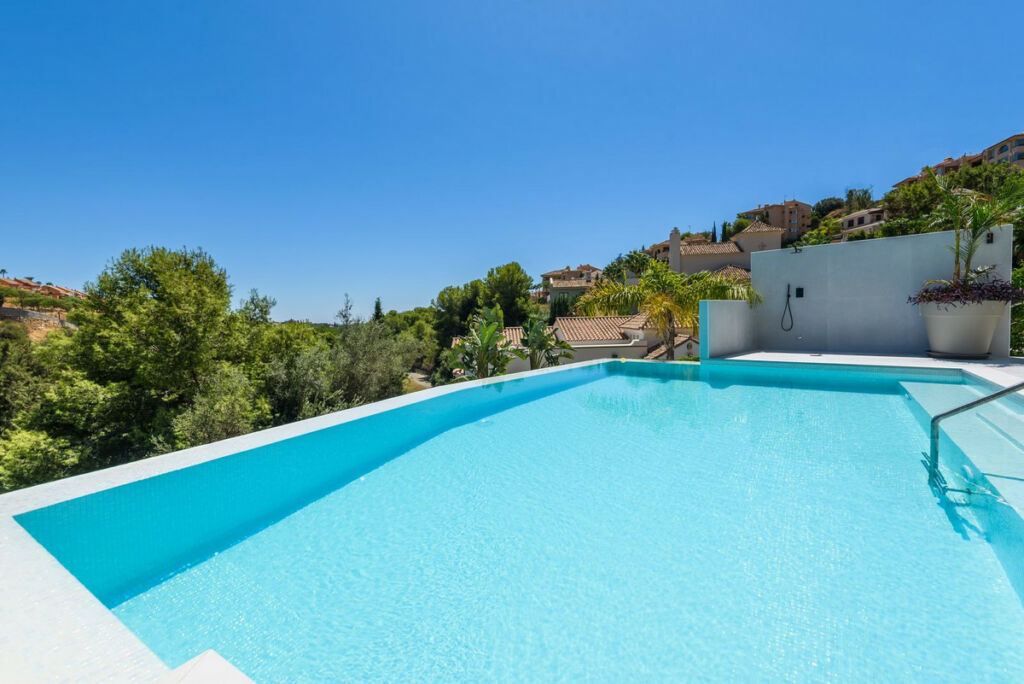 Detached Villa Elviria Málaga - image 44