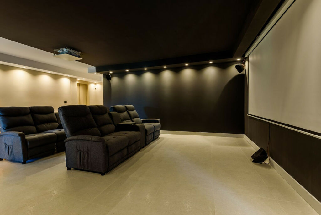 Detached Villa Elviria Málaga - image 45