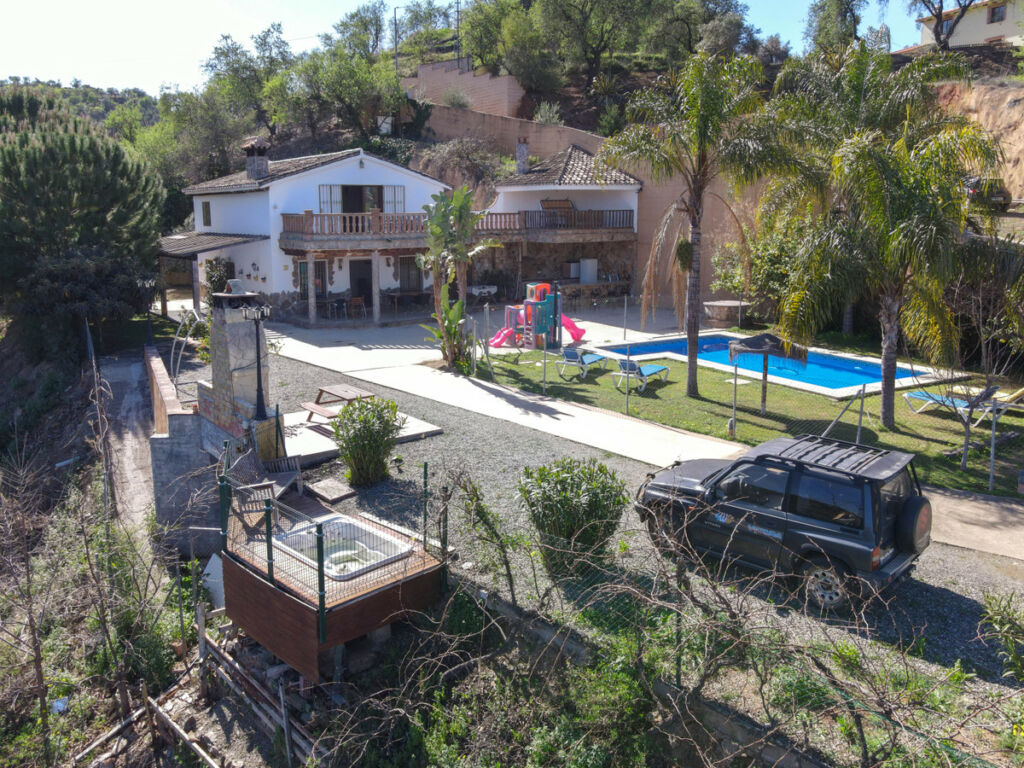 Detached Villa Guaro Málaga - image 48