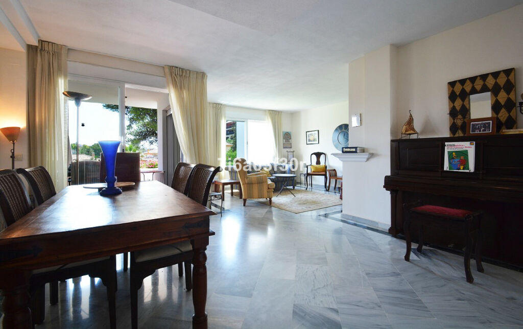 Townhouse Guadalmina Alta Málaga - image 5