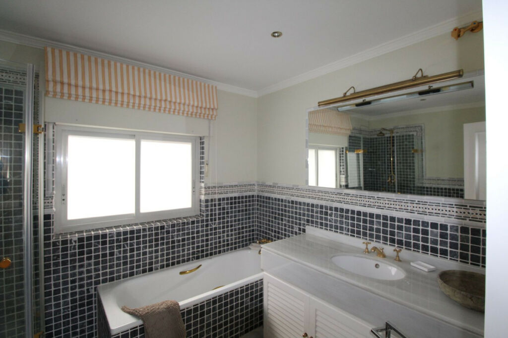 Penthouse Sotogrande Puerto Cádiz - image 5