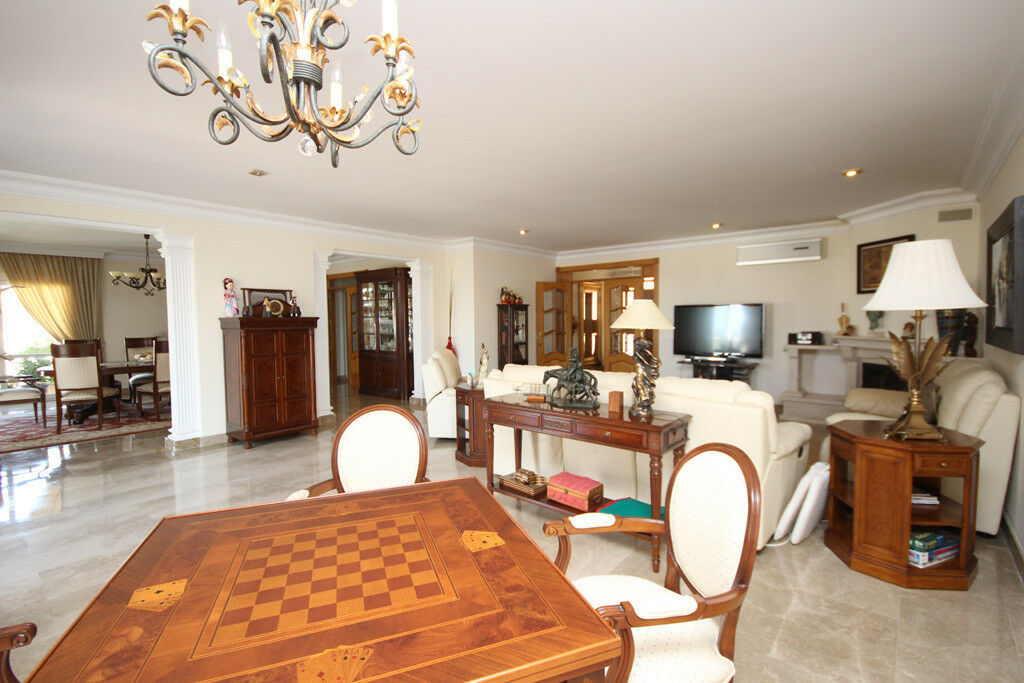 Detached Villa Artola Málaga - image 5