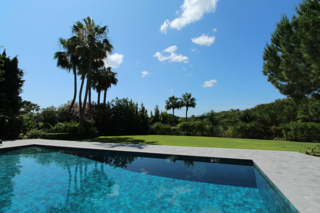 Detached Villa Sotogrande Alto Cádiz - image 54