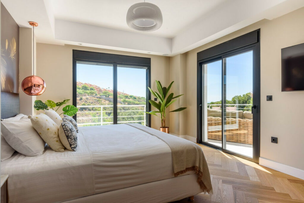 Detached Villa Elviria Málaga - image 6