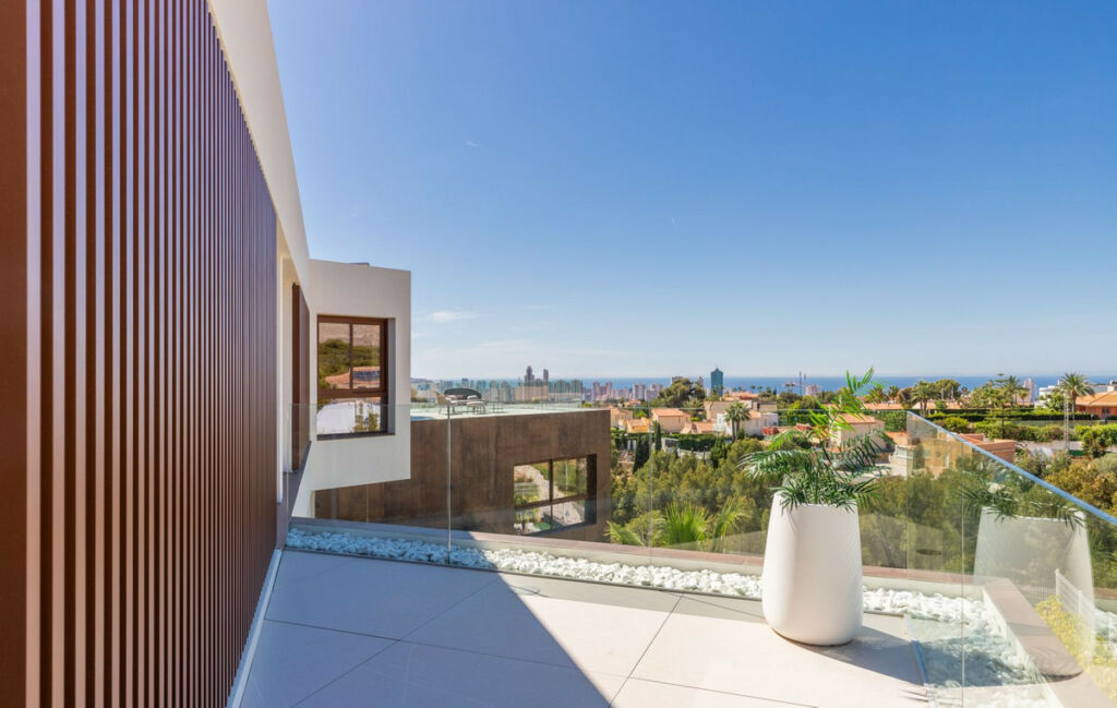 Detached Villa La Nucia Alicante - image 7