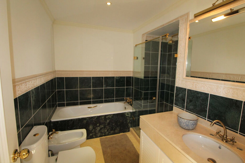 Penthouse Sotogrande Puerto Cádiz - image 6