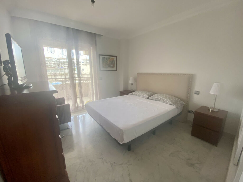 Middle Floor Apartment Puerto Banús Málaga - image 7