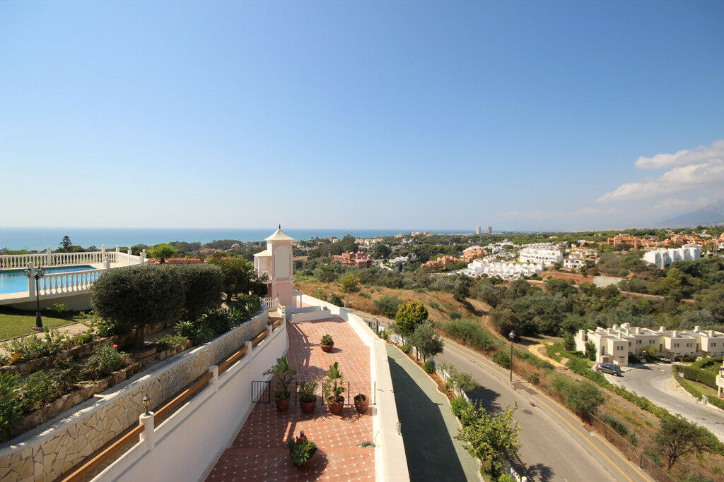 Detached Villa Artola Málaga - image 8