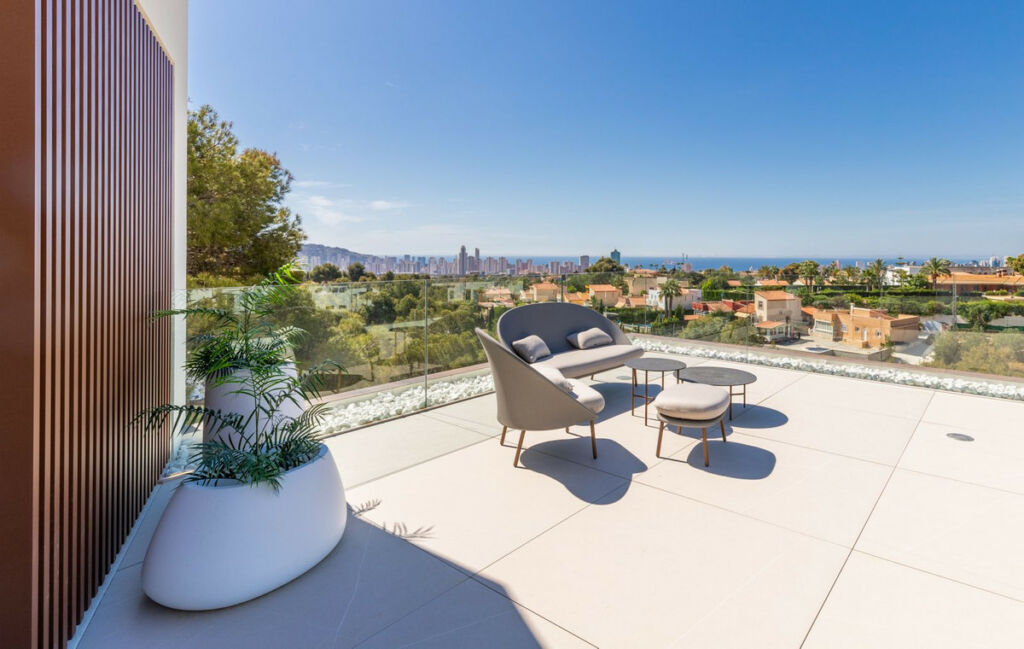 Detached Villa La Nucia Alicante - image 8