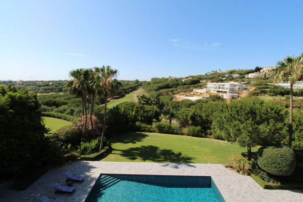 Detached Villa Sotogrande Alto Cádiz - image 8