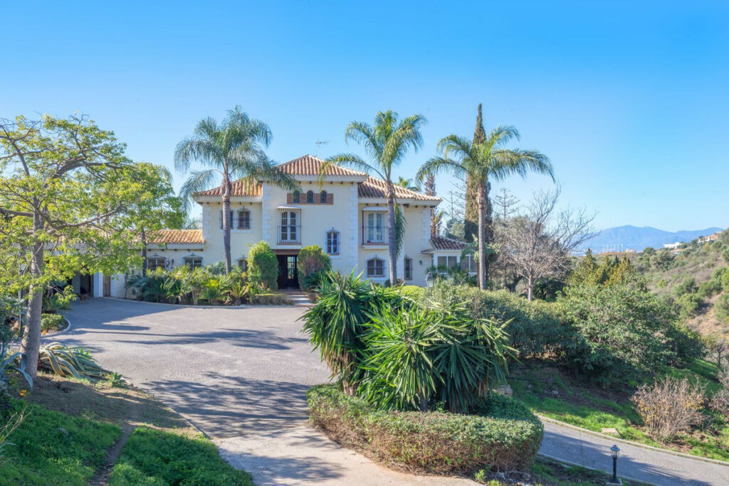 Detached Villa Altos de los Monteros Málaga