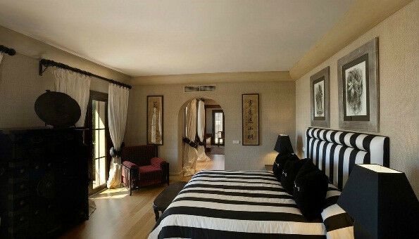 Detached Villa Los Monteros Málaga - image 12