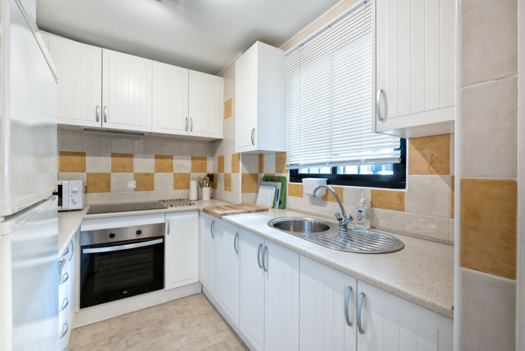 Ground Floor Apartment Calahonda Málaga - image 10