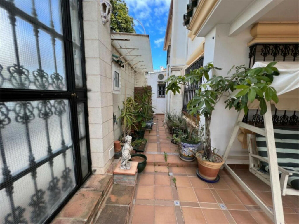 Semi-Detached House Nueva Andalucía Málaga - image 10
