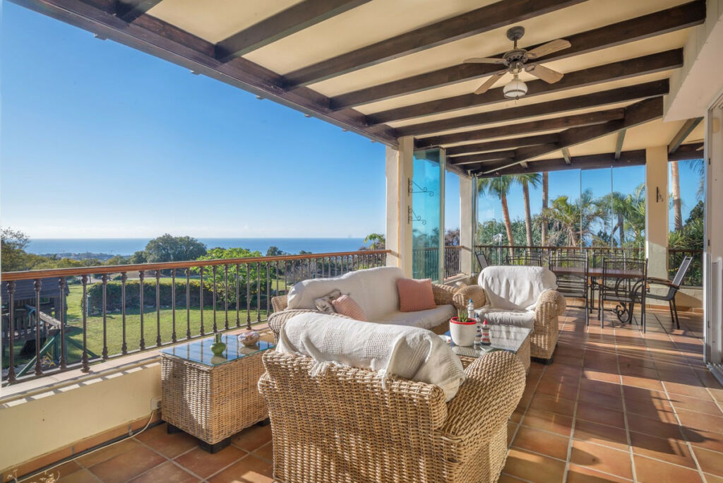 Detached Villa Altos de los Monteros Málaga - image 11