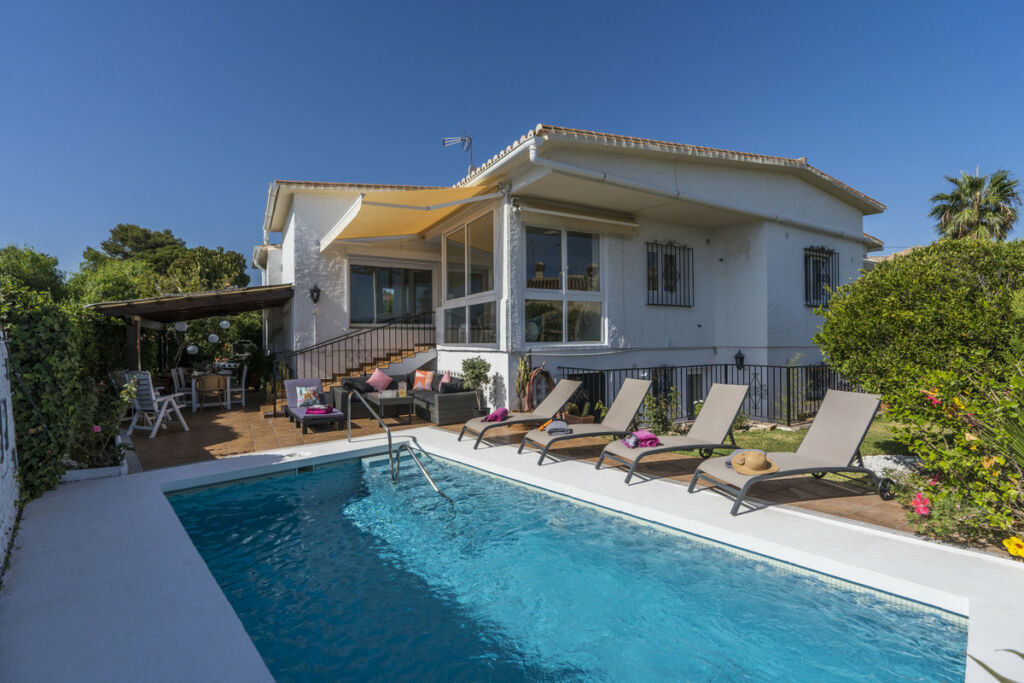 Detached Villa Elviria Málaga - image 11