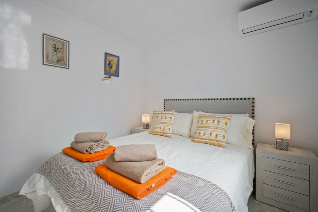 Detached Villa Marbella Málaga - image 11