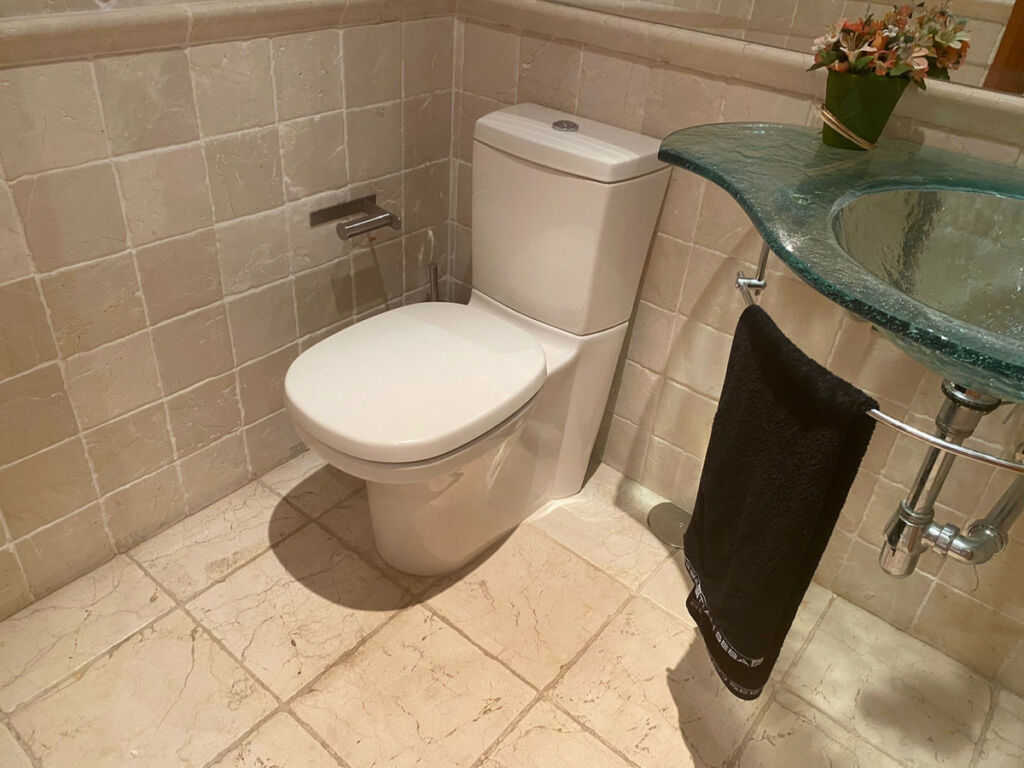Middle Floor Apartment Puerto Banús Málaga - image 11