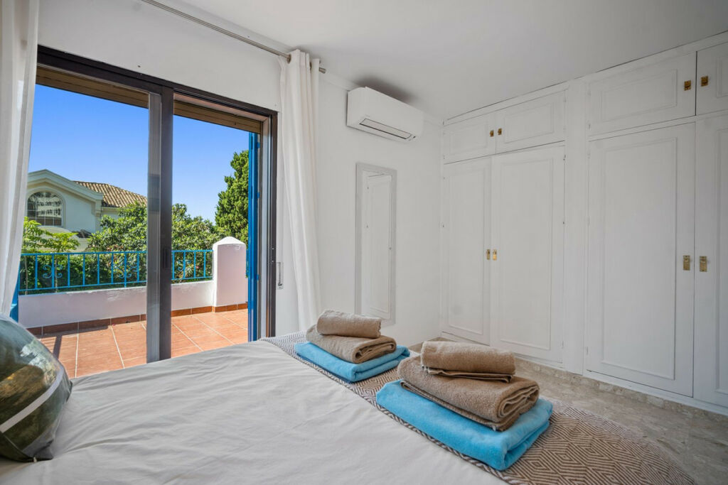 Detached Villa Marbella Málaga - image 12