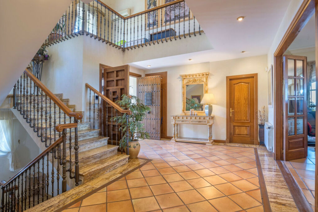 Detached Villa Altos de los Monteros Málaga - image 15