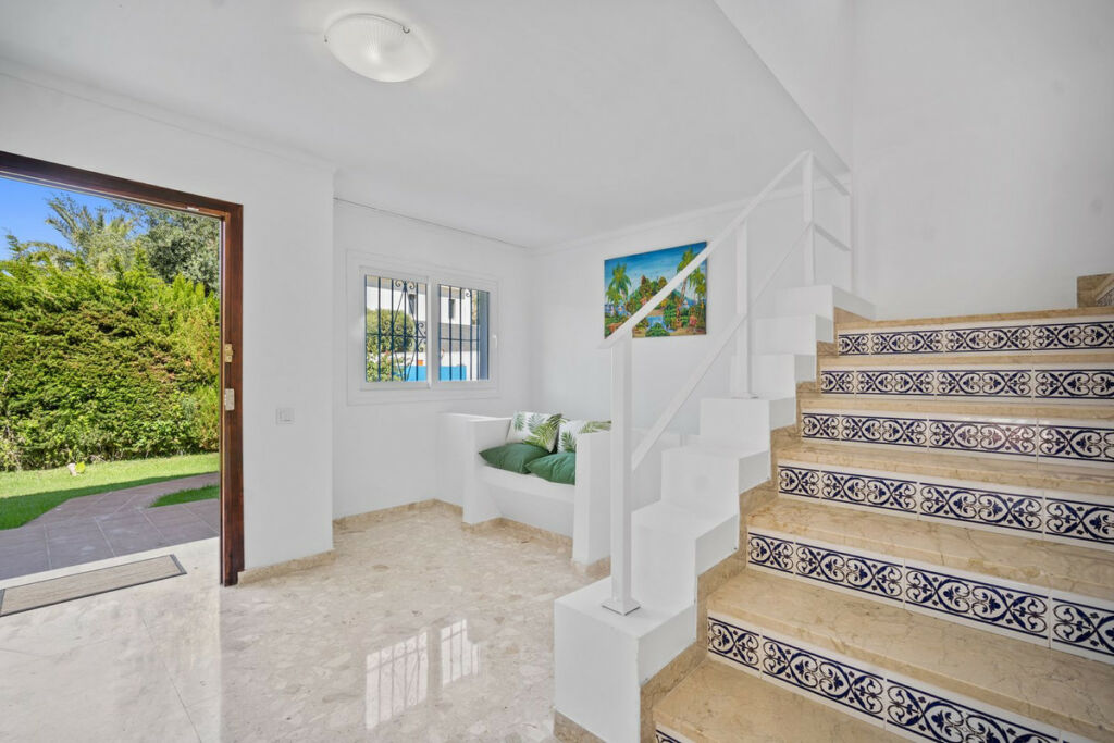 Detached Villa Marbella Málaga - image 14